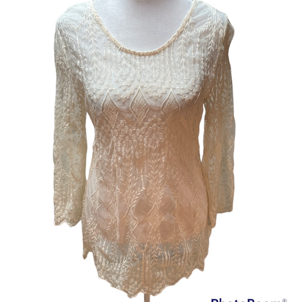 Kenar Cream Lace 3/4 Sleeve Blouse with Back Button Keyhole Size Medium